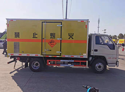 南乐爆破器材运输车